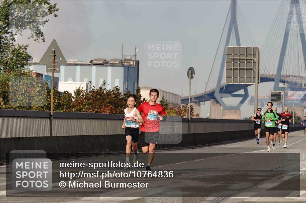 03.10.2026 - Köhlbrandbrückenlauf Michael Burmester http://msf.ph/oto/10764836 03.10.2026 09:39:56 Position 3 2170, 2181 meine-sportfotos.de