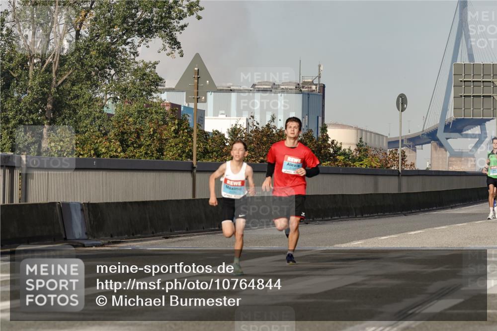 03.10.2026 - Köhlbrandbrückenlauf Michael Burmester http://msf.ph/oto/10764844 03.10.2026 09:39:58 Position 3 2170, 2161 meine-sportfotos.de