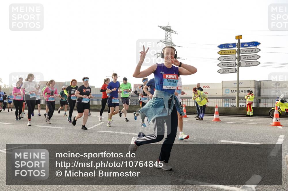 03.10.2026 - Köhlbrandbrückenlauf Michael Burmester http://msf.ph/oto/10764845 03.10.2026 09:18:34 Position 3 2736 meine-sportfotos.de