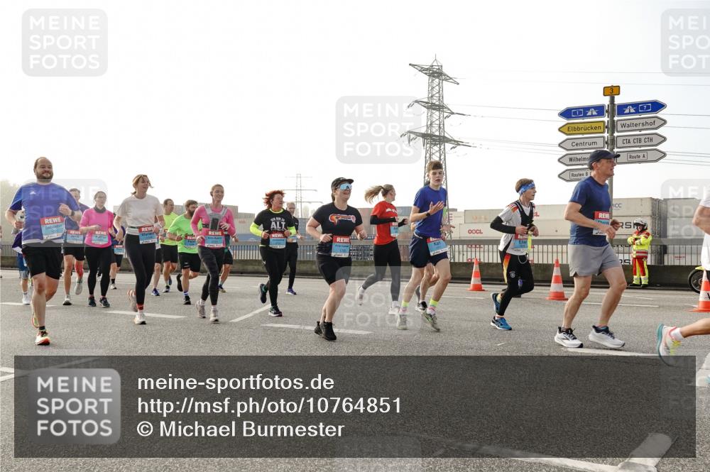 03.10.2026 - Köhlbrandbrückenlauf Michael Burmester http://msf.ph/oto/10764851 03.10.2026 09:18:35 Position 3 3, 3 meine-sportfotos.de
