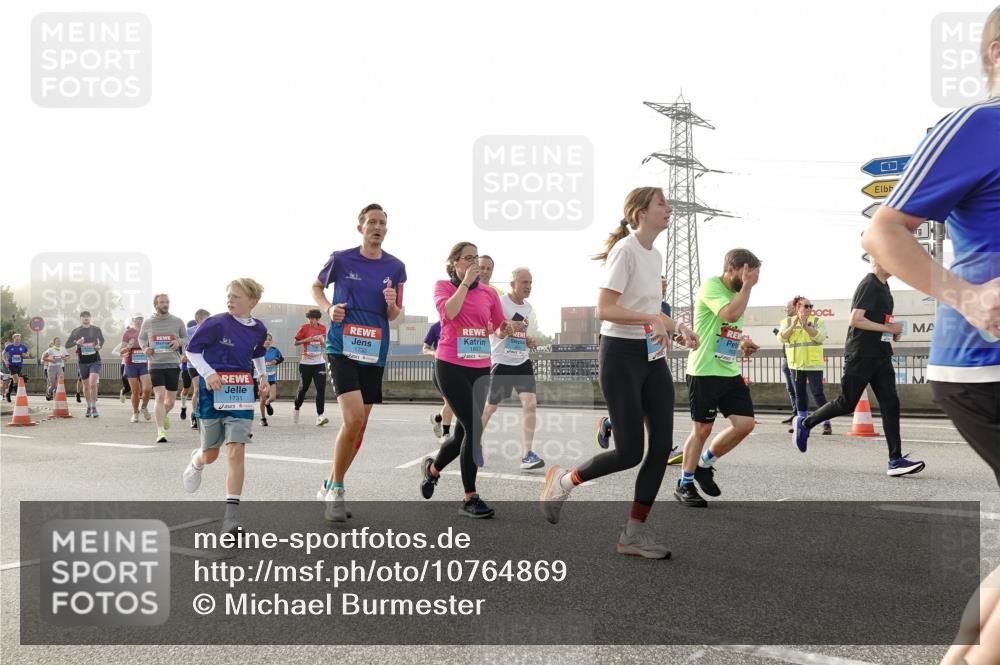 03.10.2026 - Köhlbrandbrückenlauf Michael Burmester http://msf.ph/oto/10764869 03.10.2026 09:18:37 Position 3 1731, 1732, 0 meine-sportfotos.de