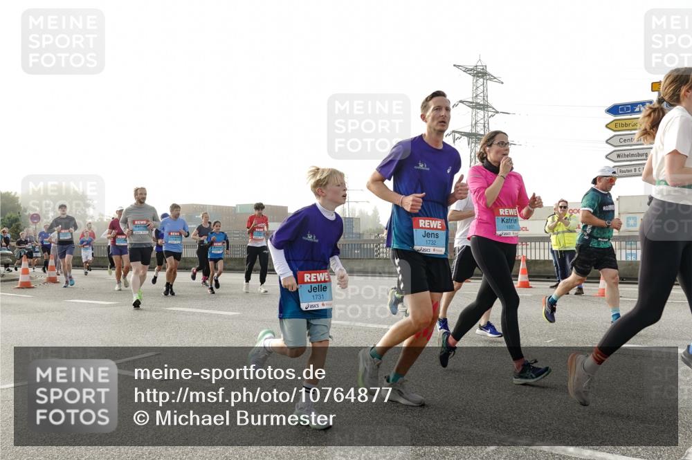 03.10.2026 - Köhlbrandbrückenlauf Michael Burmester http://msf.ph/oto/10764877 03.10.2026 09:18:38 Position 3 1731, 1732, 1 meine-sportfotos.de