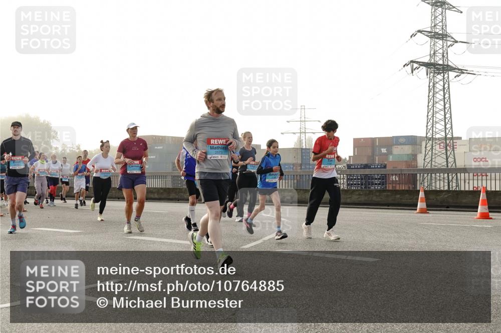 03.10.2026 - Köhlbrandbrückenlauf Michael Burmester http://msf.ph/oto/10764885 03.10.2026 09:18:39 Position 3 2940, 2573 meine-sportfotos.de