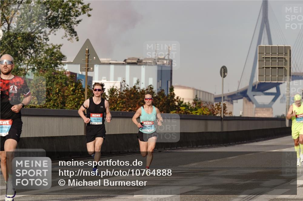 03.10.2026 - Köhlbrandbrückenlauf Michael Burmester http://msf.ph/oto/10764888 03.10.2026 09:40:17 Position 3 1335, 3801, 2134, 1265 meine-sportfotos.de