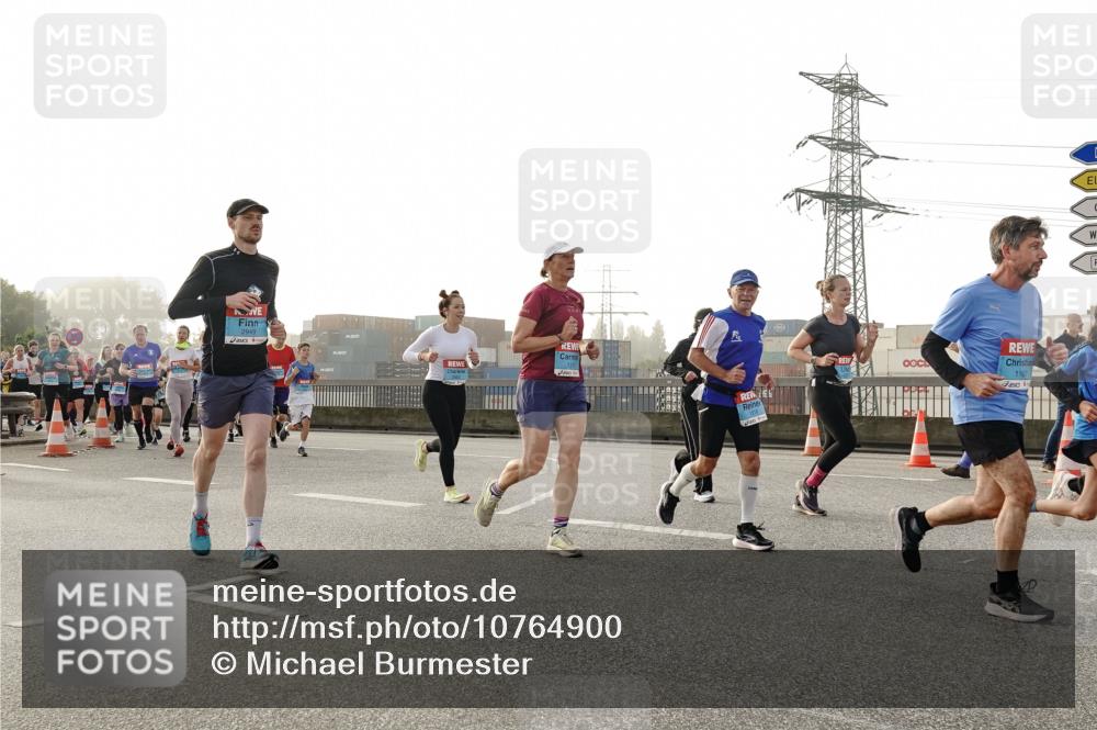 03.10.2026 - Köhlbrandbrückenlauf Michael Burmester http://msf.ph/oto/10764900 03.10.2026 09:18:41 Position 3 2949, 1187 meine-sportfotos.de