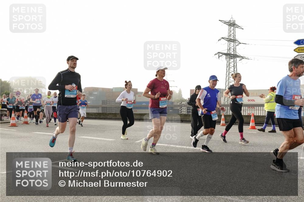 03.10.2026 - Köhlbrandbrückenlauf Michael Burmester http://msf.ph/oto/10764902 03.10.2026 09:18:41 Position 3 2949, 1 meine-sportfotos.de