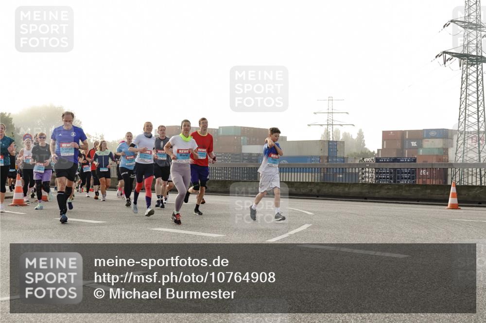 03.10.2026 - Köhlbrandbrückenlauf Michael Burmester http://msf.ph/oto/10764908 03.10.2026 09:18:43 Position 3  meine-sportfotos.de