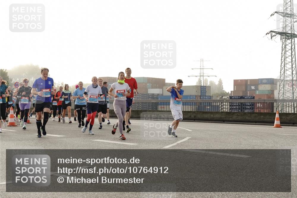 03.10.2026 - Köhlbrandbrückenlauf Michael Burmester http://msf.ph/oto/10764912 03.10.2026 09:18:43 Position 3  meine-sportfotos.de