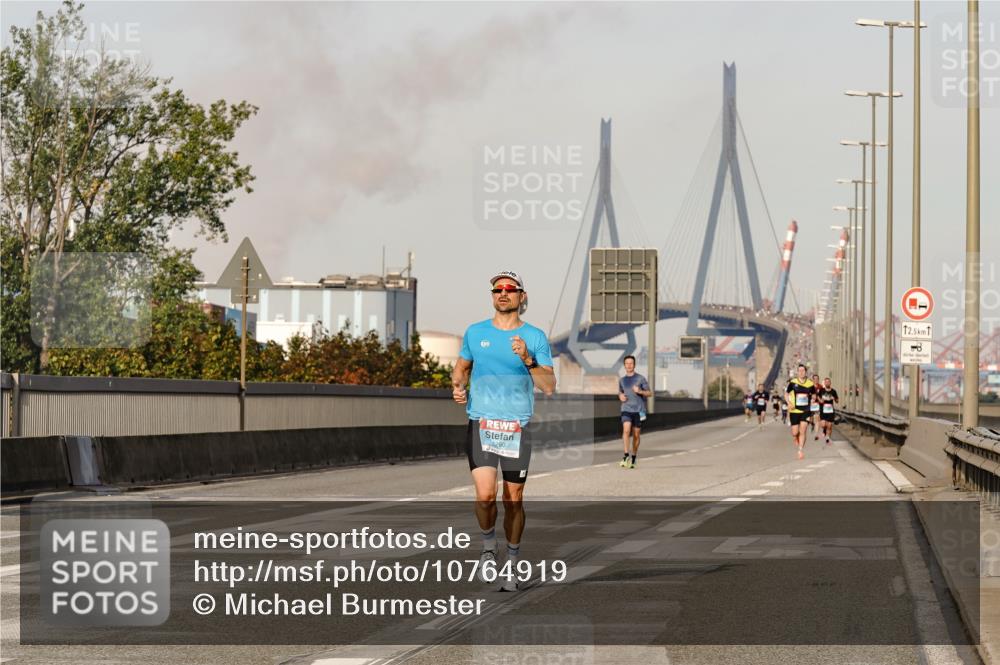 03.10.2026 - Köhlbrandbrückenlauf Michael Burmester http://msf.ph/oto/10764919 03.10.2026 09:40:30 Position 3  meine-sportfotos.de