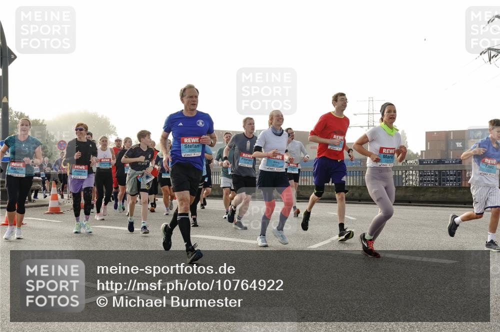 03.10.2026 - Köhlbrandbrückenlauf Michael Burmester http://msf.ph/oto/10764922 03.10.2026 09:18:44 Position 3 2680, 1271, 5 meine-sportfotos.de