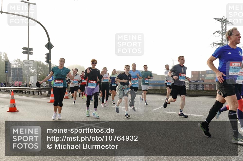 03.10.2026 - Köhlbrandbrückenlauf Michael Burmester http://msf.ph/oto/10764932 03.10.2026 09:18:46 Position 3 2680, 3717 meine-sportfotos.de