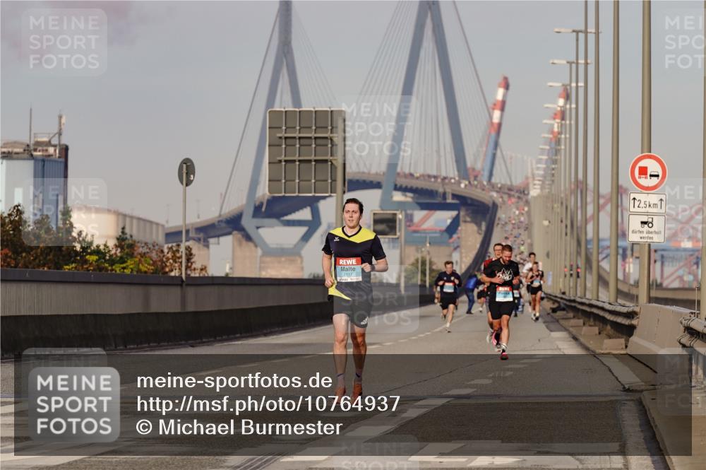 03.10.2026 - Köhlbrandbrückenlauf Michael Burmester http://msf.ph/oto/10764937 03.10.2026 09:40:41 Position 3 2117, 12, 5, 18 meine-sportfotos.de