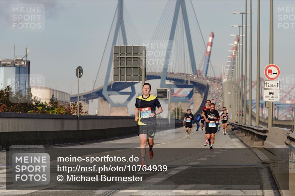 03.10.2026 - Köhlbrandbrückenlauf Michael Burmester http://msf.ph/oto/10764939 03.10.2026 09:40:41 Position 3 2117, 12, 5 meine-sportfotos.de