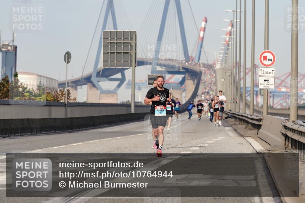 03.10.2026 - Köhlbrandbrückenlauf Michael Burmester http://msf.ph/oto/10764944 03.10.2026 09:40:49 Position 3 12, 5 meine-sportfotos.de