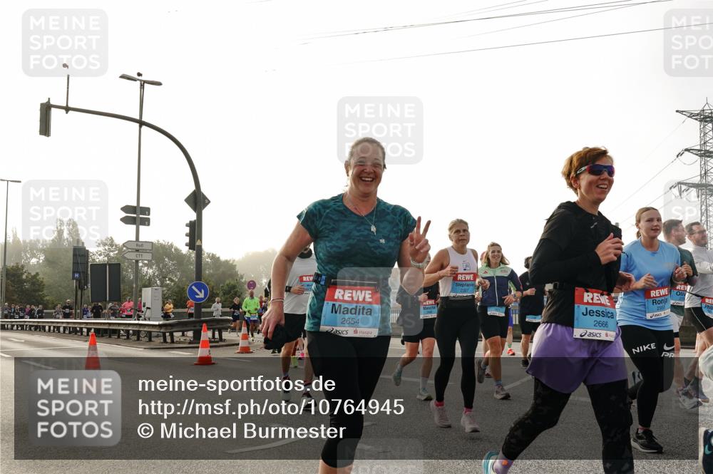 03.10.2026 - Köhlbrandbrückenlauf Michael Burmester http://msf.ph/oto/10764945 03.10.2026 09:18:47 Position 3 2654, 1817, 2666 meine-sportfotos.de