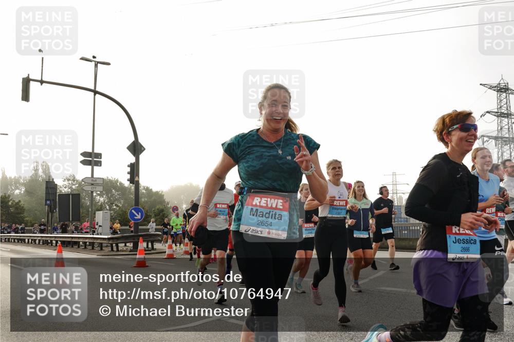 03.10.2026 - Köhlbrandbrückenlauf Michael Burmester http://msf.ph/oto/10764947 03.10.2026 09:18:47 Position 3 2654, 2327, 2666, 275 meine-sportfotos.de