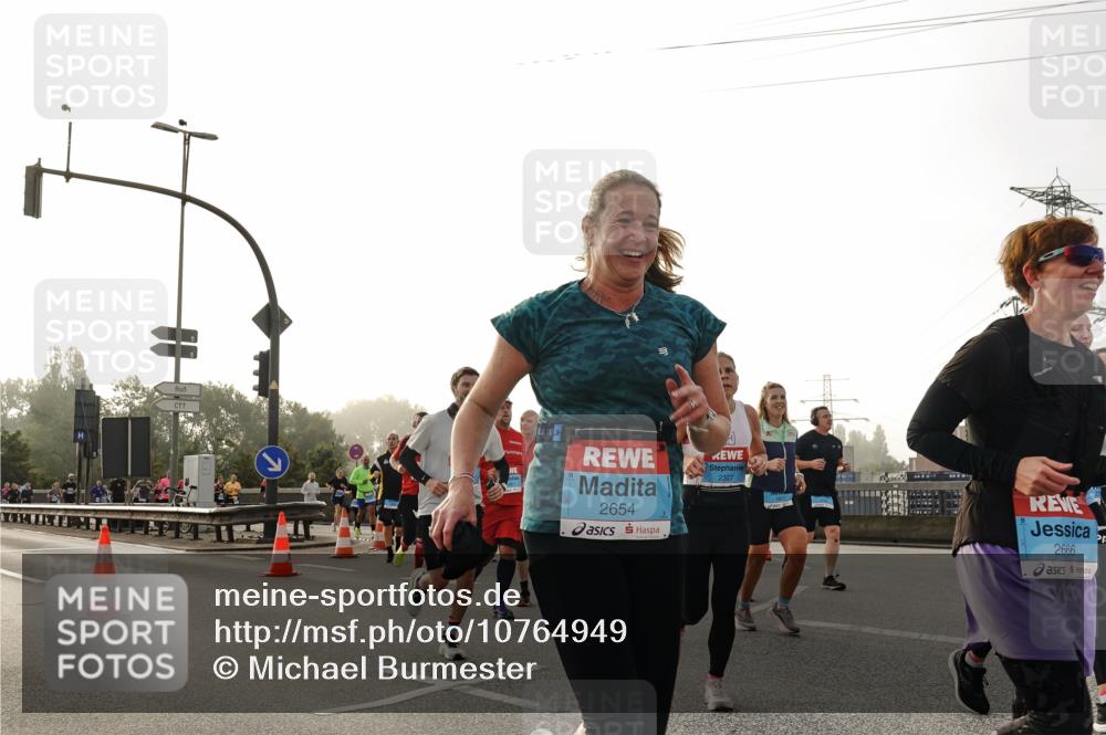 03.10.2026 - Köhlbrandbrückenlauf Michael Burmester http://msf.ph/oto/10764949 03.10.2026 09:18:47 Position 3 2654, 2327, 2666 meine-sportfotos.de