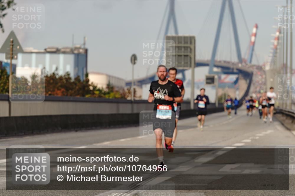 03.10.2026 - Köhlbrandbrückenlauf Michael Burmester http://msf.ph/oto/10764956 03.10.2026 09:40:54 Position 3  meine-sportfotos.de