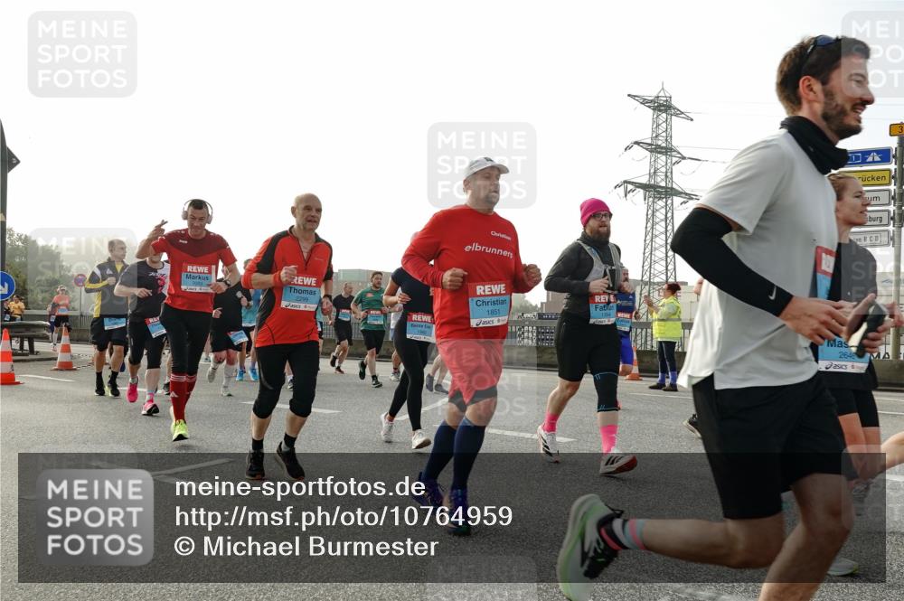 03.10.2026 - Köhlbrandbrückenlauf Michael Burmester http://msf.ph/oto/10764959 03.10.2026 09:18:49 Position 3 2299, 1851, 1354, 1, 2645, 3 meine-sportfotos.de