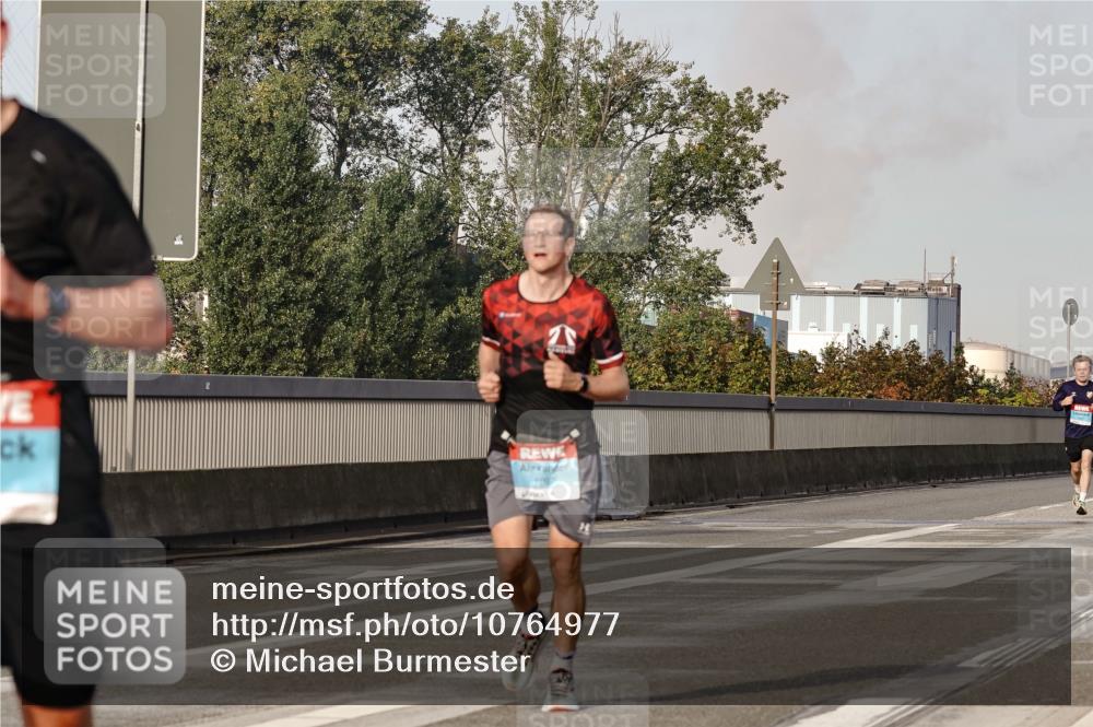 03.10.2026 - Köhlbrandbrückenlauf Michael Burmester http://msf.ph/oto/10764977 03.10.2026 09:41:01 Position 3 1097 meine-sportfotos.de
