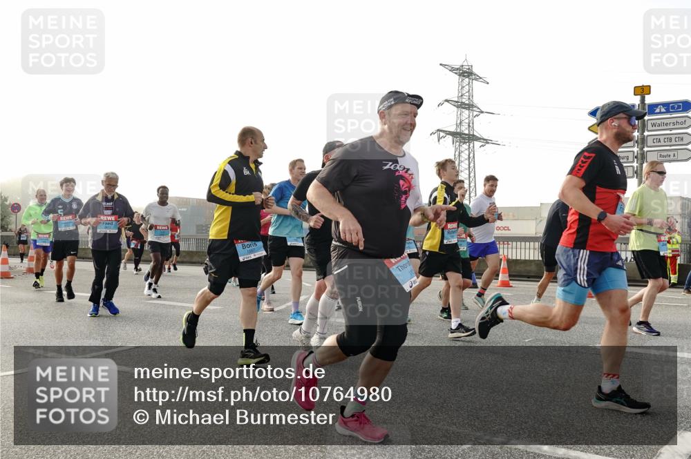 03.10.2026 - Köhlbrandbrückenlauf Michael Burmester http://msf.ph/oto/10764980 03.10.2026 09:18:51 Position 3 2472, 1557 meine-sportfotos.de