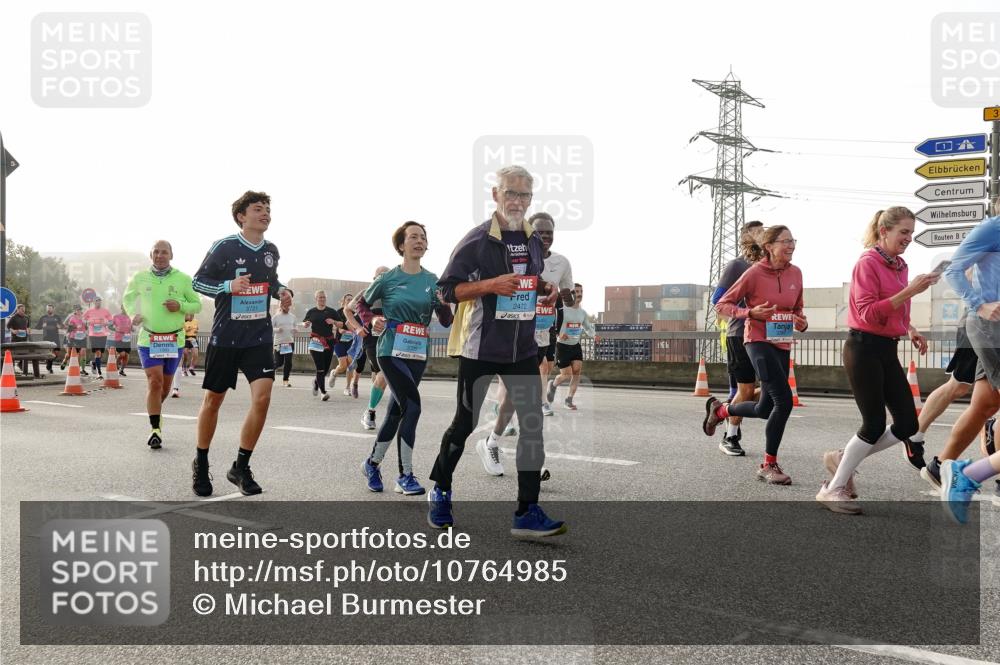 03.10.2026 - Köhlbrandbrückenlauf Michael Burmester http://msf.ph/oto/10764985 03.10.2026 09:18:53 Position 3 3721, 3720, 2472, 3 meine-sportfotos.de