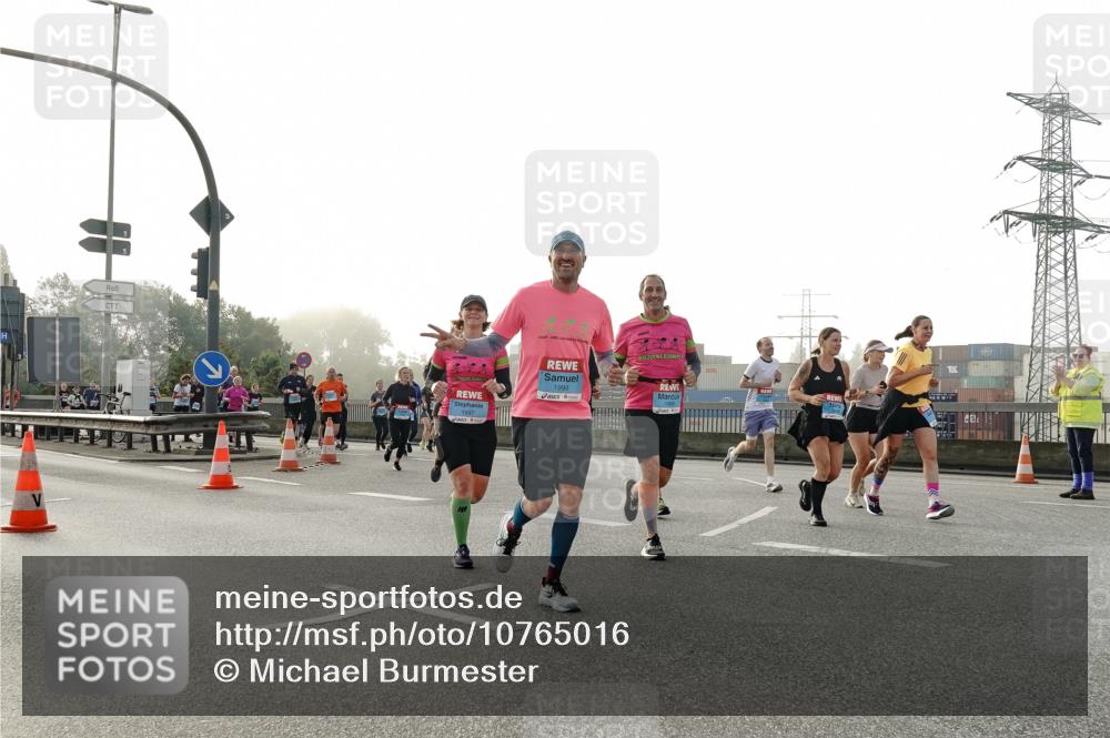 03.10.2026 - Köhlbrandbrückenlauf Michael Burmester http://msf.ph/oto/10765016 03.10.2026 09:19:00 Position 3 1998 meine-sportfotos.de