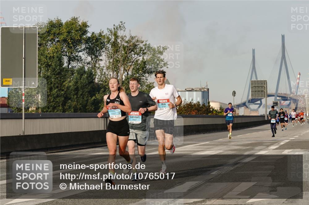 03.10.2026 - Köhlbrandbrückenlauf Michael Burmester http://msf.ph/oto/10765017 03.10.2026 09:41:21 Position 3 14, 1507, 1607, 2183 meine-sportfotos.de