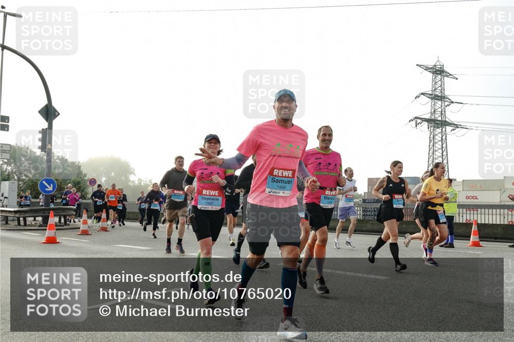 03.10.2026 - Köhlbrandbrückenlauf Michael Burmester http://msf.ph/oto/10765020 03.10.2026 09:19:00 Position 3 1997, 138, 1998 meine-sportfotos.de