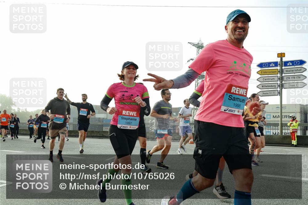 03.10.2026 - Köhlbrandbrückenlauf Michael Burmester http://msf.ph/oto/10765026 03.10.2026 09:19:01 Position 3 1997, 3, 1998 meine-sportfotos.de