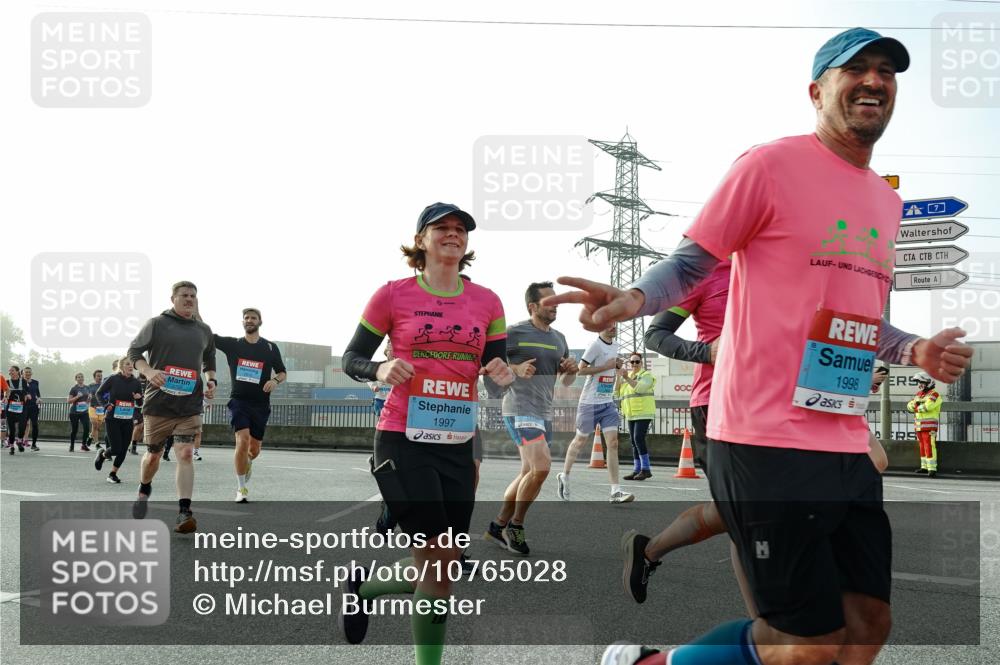 03.10.2026 - Köhlbrandbrückenlauf Michael Burmester http://msf.ph/oto/10765028 03.10.2026 09:19:01 Position 3 1998, 1997 meine-sportfotos.de