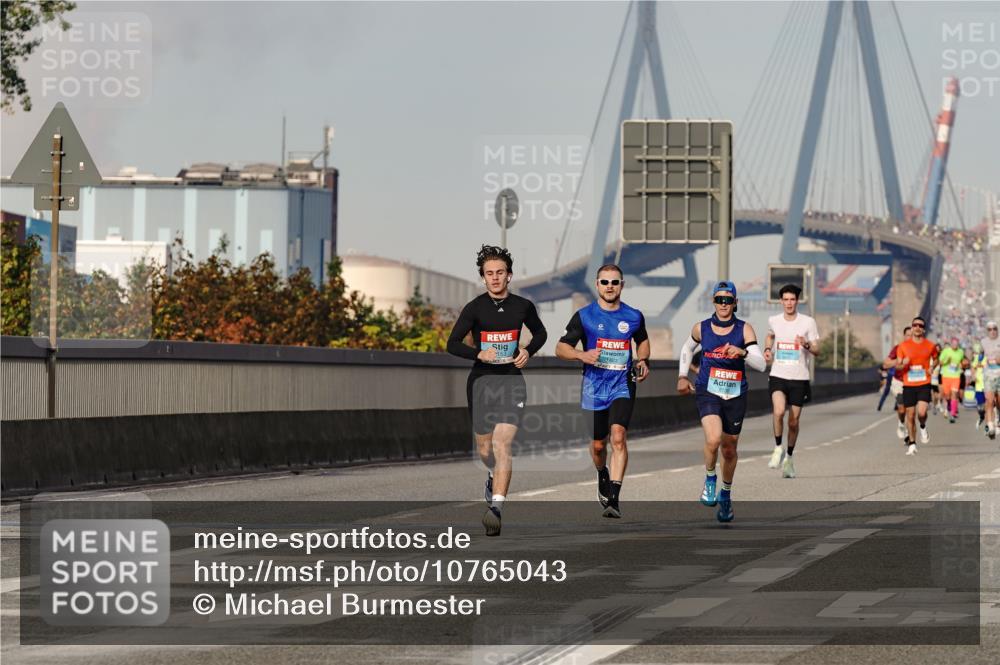 03.10.2026 - Köhlbrandbrückenlauf Michael Burmester http://msf.ph/oto/10765043 03.10.2026 09:41:32 Position 3 153, 2130 meine-sportfotos.de