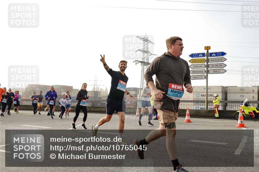 03.10.2026 - Köhlbrandbrückenlauf Michael Burmester http://msf.ph/oto/10765045 03.10.2026 09:19:03 Position 3 2756 meine-sportfotos.de