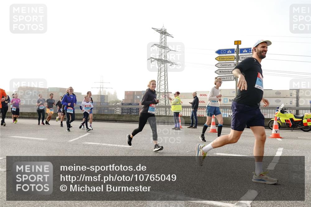 03.10.2026 - Köhlbrandbrückenlauf Michael Burmester http://msf.ph/oto/10765049 03.10.2026 09:19:04 Position 3 3 meine-sportfotos.de