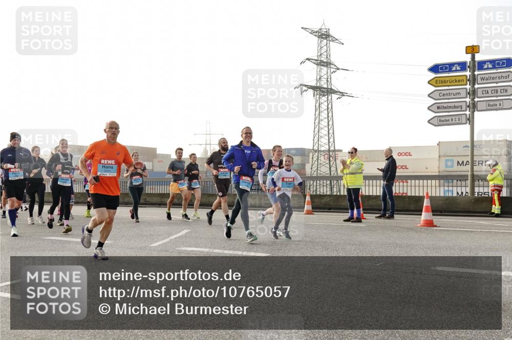 03.10.2026 - Köhlbrandbrückenlauf Michael Burmester http://msf.ph/oto/10765057 03.10.2026 09:19:05 Position 3 3 meine-sportfotos.de