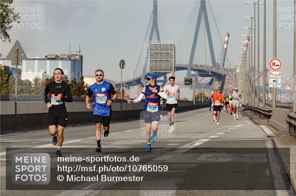 03.10.2026 - Köhlbrandbrückenlauf Michael Burmester http://msf.ph/oto/10765059 03.10.2026 09:41:36 Position 3 1823, 12, 5, 58 meine-sportfotos.de
