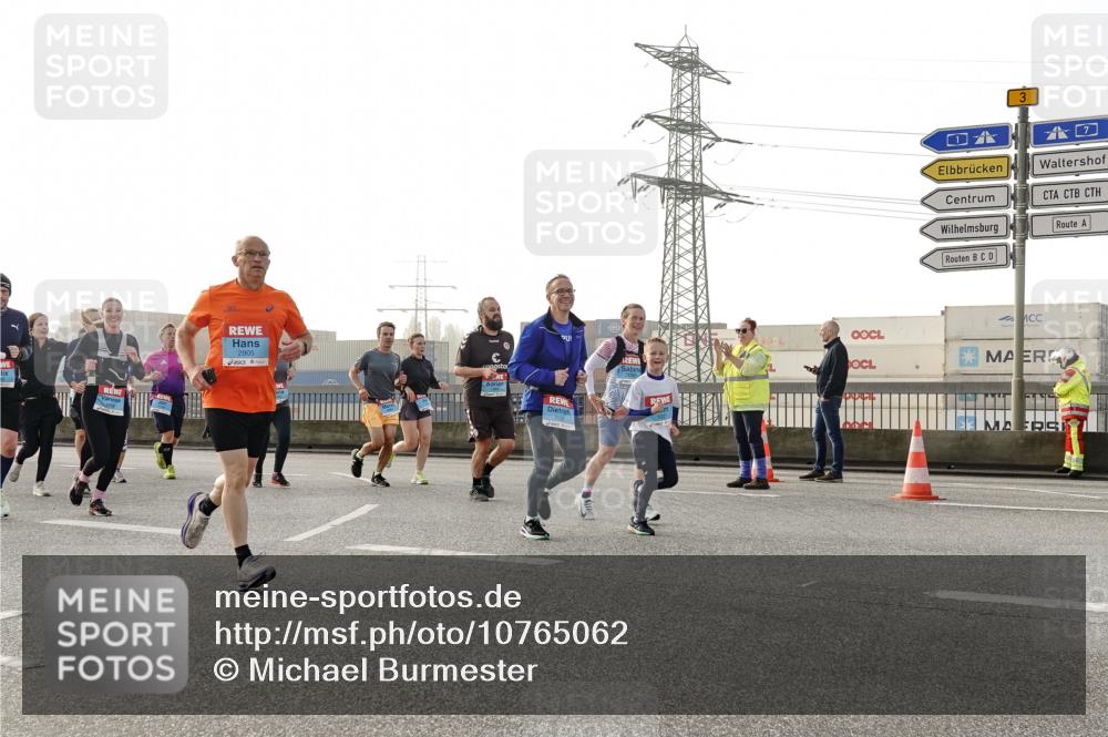 03.10.2026 - Köhlbrandbrückenlauf Michael Burmester http://msf.ph/oto/10765062 03.10.2026 09:19:05 Position 3 2905 meine-sportfotos.de