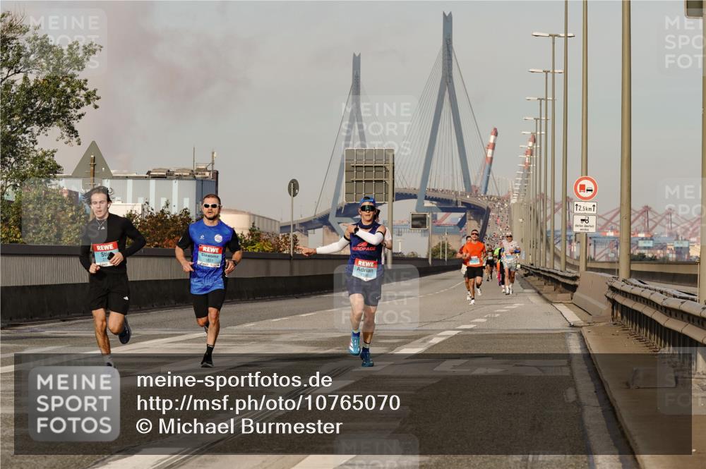 03.10.2026 - Köhlbrandbrückenlauf Michael Burmester http://msf.ph/oto/10765070 03.10.2026 09:41:37 Position 3 2130, 2, 5 meine-sportfotos.de