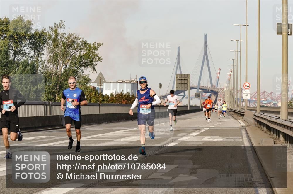 03.10.2026 - Köhlbrandbrückenlauf Michael Burmester http://msf.ph/oto/10765084 03.10.2026 09:41:40 Position 3 12, 5, 1, 2130 meine-sportfotos.de