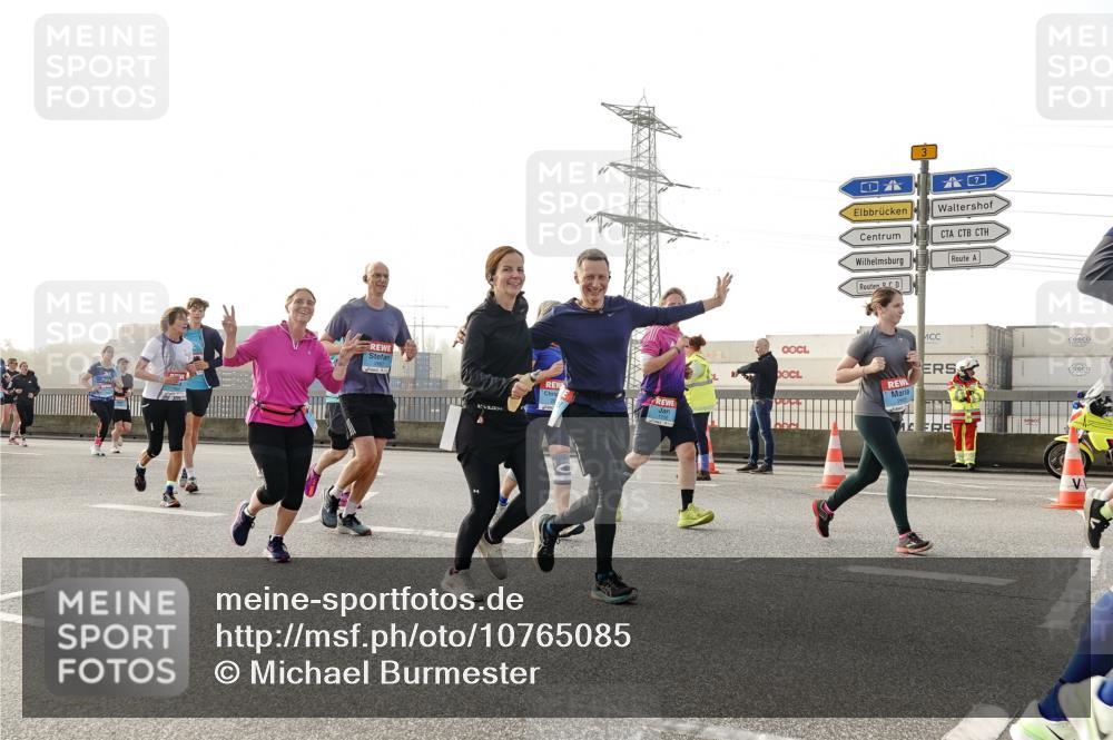 03.10.2026 - Köhlbrandbrückenlauf Michael Burmester http://msf.ph/oto/10765085 03.10.2026 09:19:08 Position 3  meine-sportfotos.de