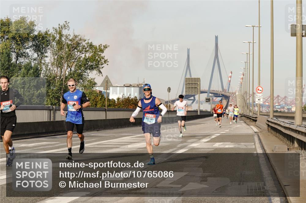03.10.2026 - Köhlbrandbrückenlauf Michael Burmester http://msf.ph/oto/10765086 03.10.2026 09:41:40 Position 3 2153, 1820, 12, 5 meine-sportfotos.de