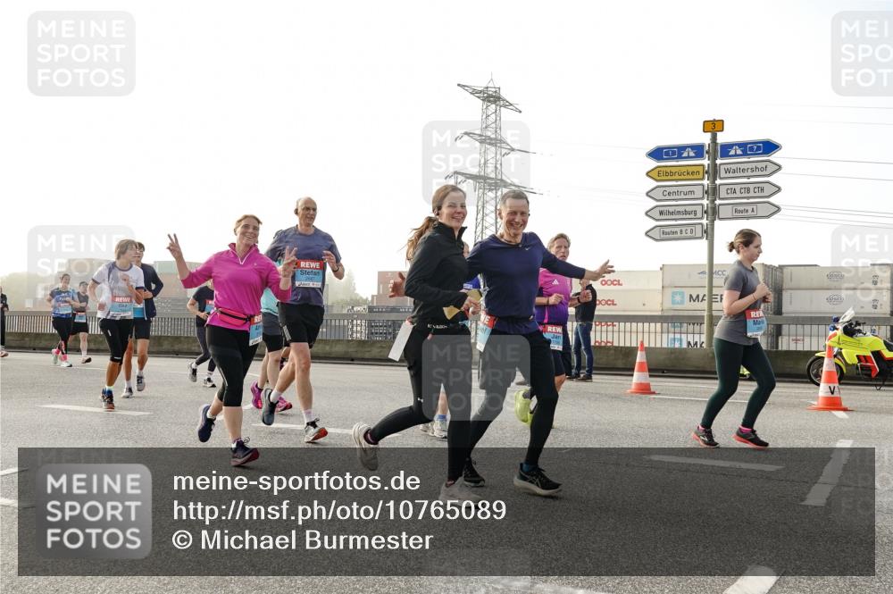 03.10.2026 - Köhlbrandbrückenlauf Michael Burmester http://msf.ph/oto/10765089 03.10.2026 09:19:08 Position 3  meine-sportfotos.de