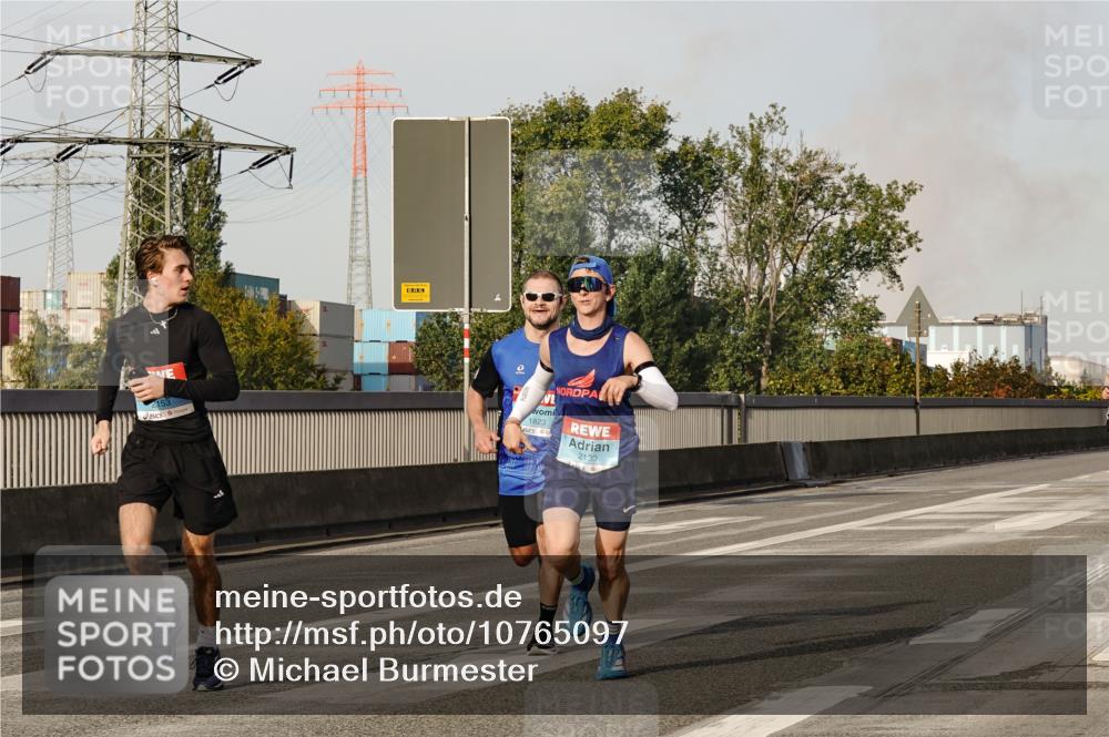 03.10.2026 - Köhlbrandbrückenlauf Michael Burmester http://msf.ph/oto/10765097 03.10.2026 09:41:42 Position 3 1823, 2130 meine-sportfotos.de