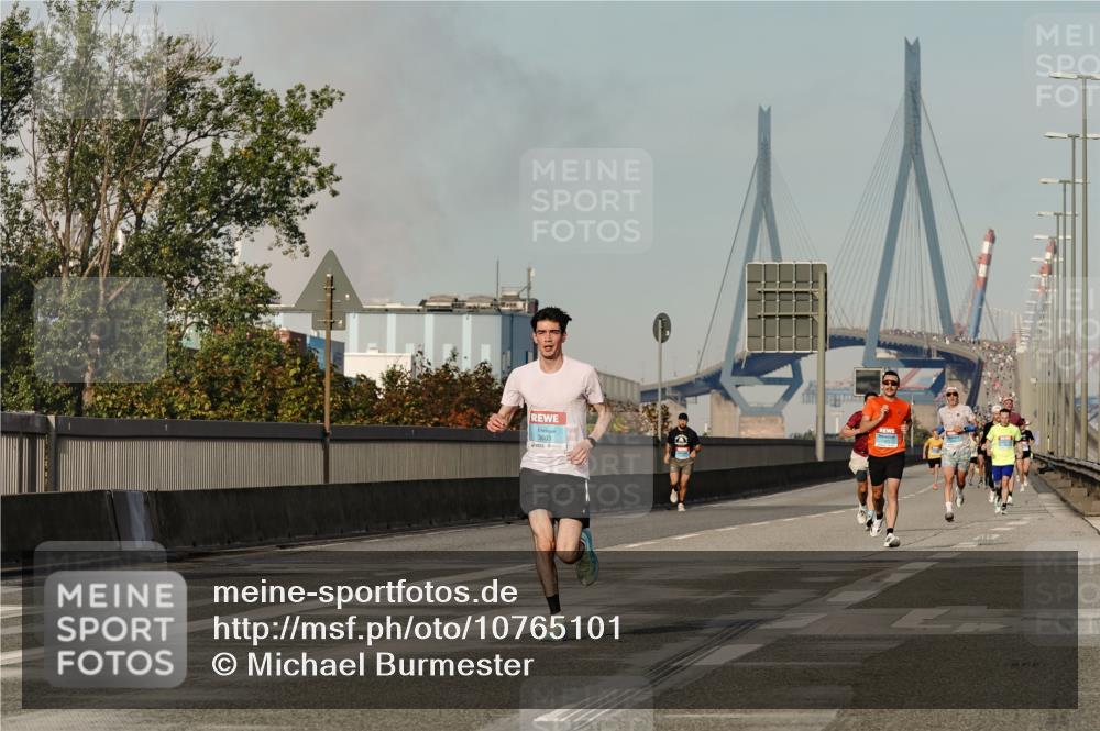 03.10.2026 - Köhlbrandbrückenlauf Michael Burmester http://msf.ph/oto/10765101 03.10.2026 09:41:44 Position 3  meine-sportfotos.de