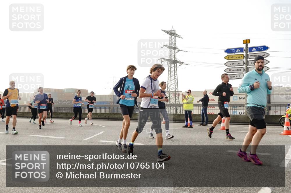 03.10.2026 - Köhlbrandbrückenlauf Michael Burmester http://msf.ph/oto/10765104 03.10.2026 09:19:10 Position 3 3 meine-sportfotos.de