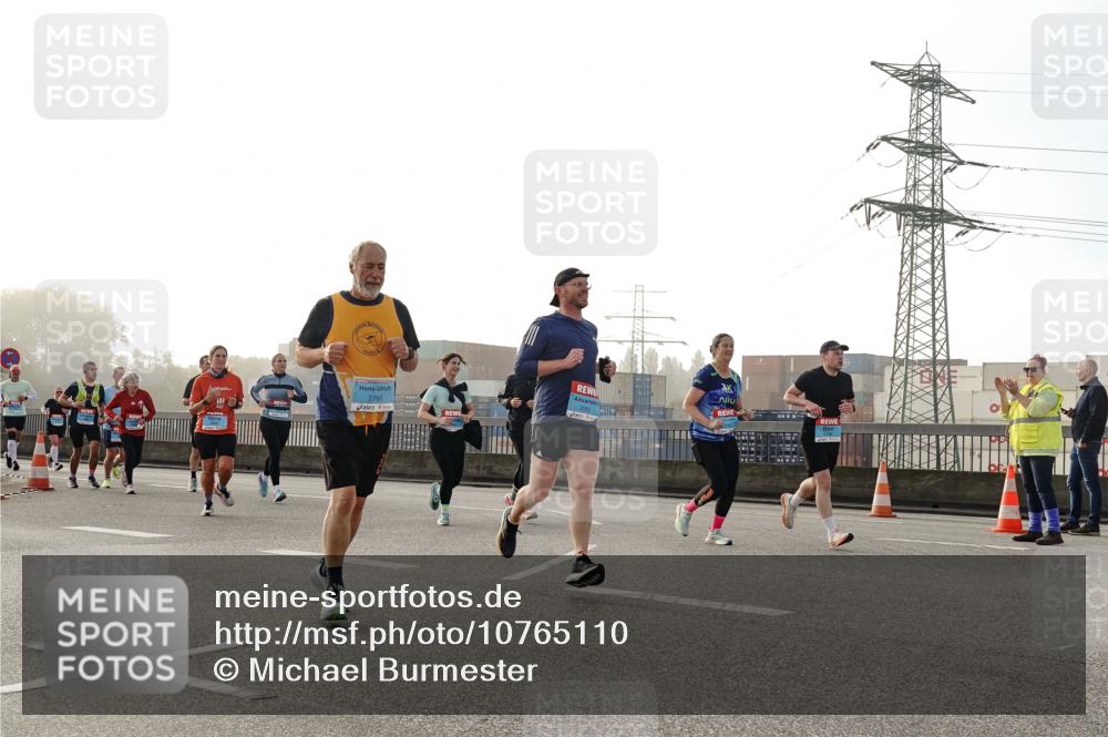 03.10.2026 - Köhlbrandbrückenlauf Michael Burmester http://msf.ph/oto/10765110 03.10.2026 09:19:12 Position 3 2765 meine-sportfotos.de