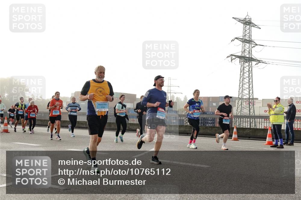 03.10.2026 - Köhlbrandbrückenlauf Michael Burmester http://msf.ph/oto/10765112 03.10.2026 09:19:12 Position 3 2765, 12285, 00 meine-sportfotos.de