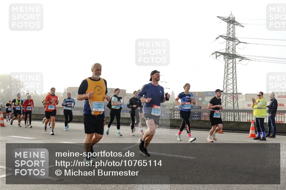 03.10.2026 - Köhlbrandbrückenlauf Michael Burmester http://msf.ph/oto/10765114 03.10.2026 09:19:12 Position 3 2765, 2285, 2 meine-sportfotos.de