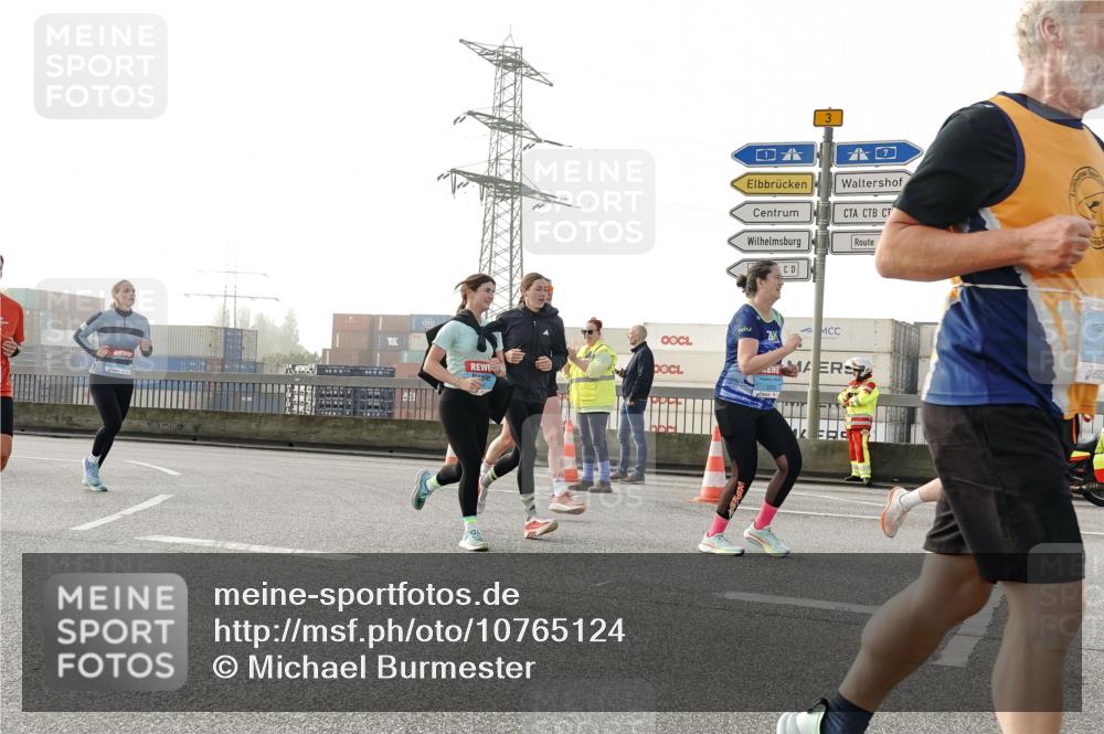 03.10.2026 - Köhlbrandbrückenlauf Michael Burmester http://msf.ph/oto/10765124 03.10.2026 09:19:14 Position 3 3, 2 meine-sportfotos.de