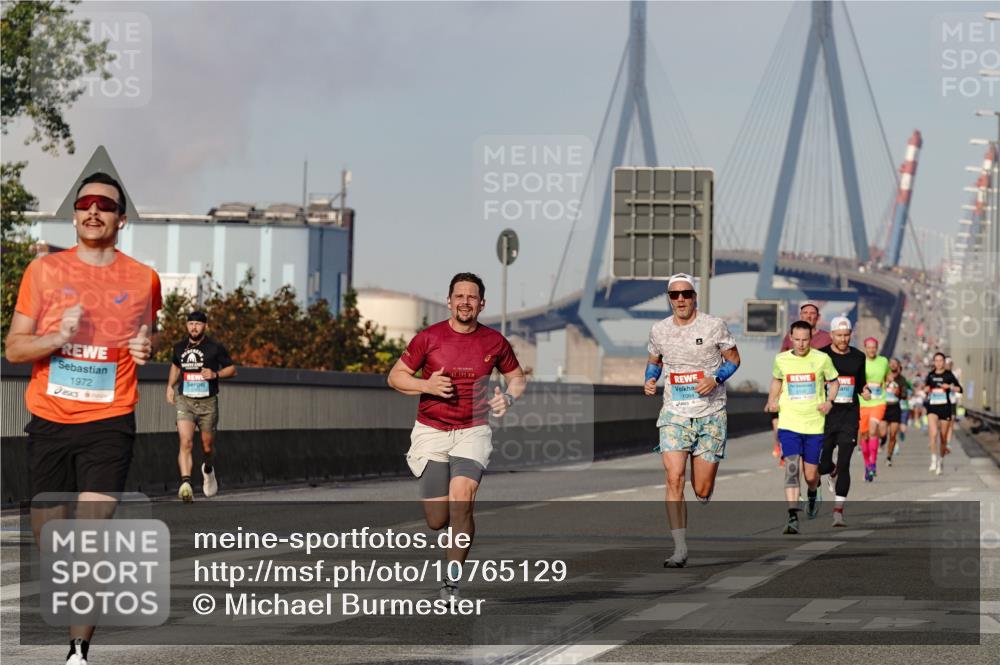 03.10.2026 - Köhlbrandbrückenlauf Michael Burmester http://msf.ph/oto/10765129 03.10.2026 09:41:53 Position 3 1972, 42, 195, 1 meine-sportfotos.de